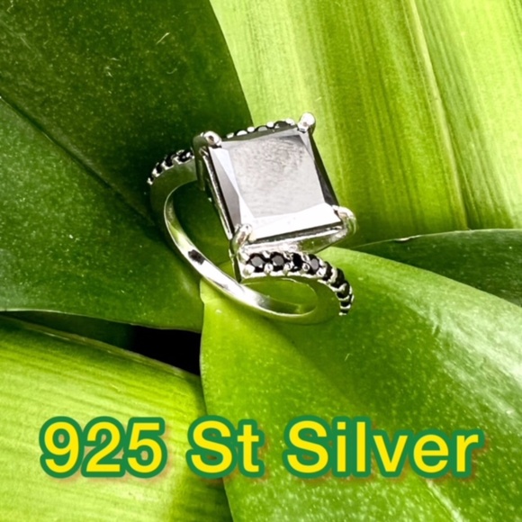 NWT 4.8 Ct PRINCESS CUT BLACK MOISSANITE 925 ST SILVER ENGAGEMENT WEDDING RING - Picture 1 of 11